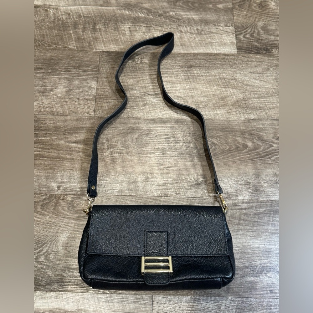 DIVINA FIRENZE Made In Italy Leather Baguette flap over shoulder crossbody bag